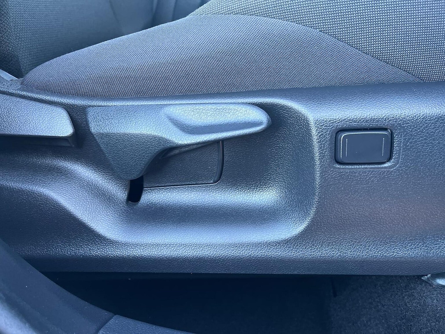 Used Toyota C-HR 2024 for sale - 76911255: Photo 30