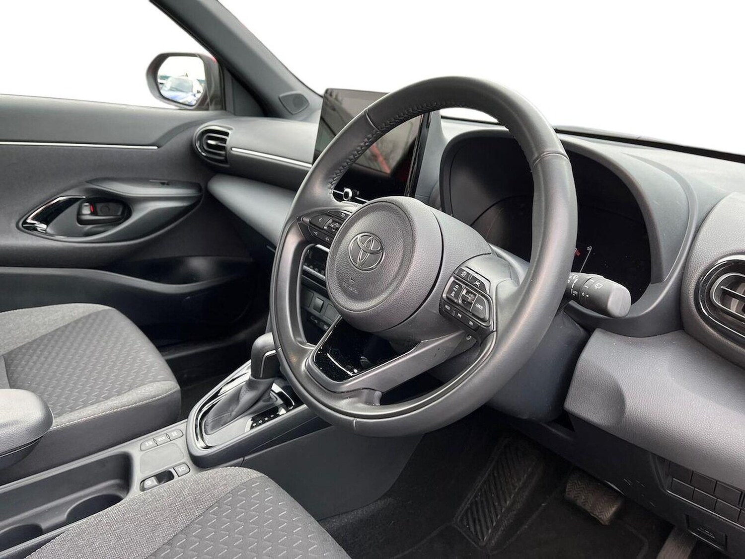 Used Toyota Yaris Cross 2024 for sale - 78202056: Photo 17