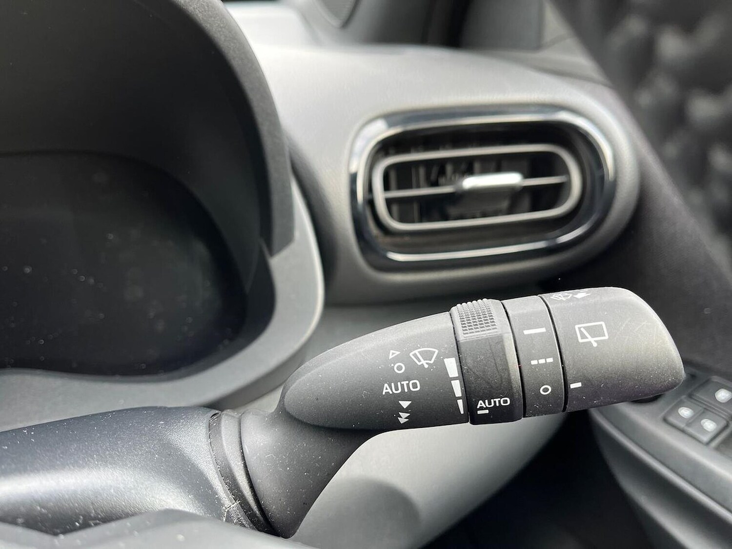 Used Toyota Yaris Cross 2024 for sale - 78202056: Photo 29