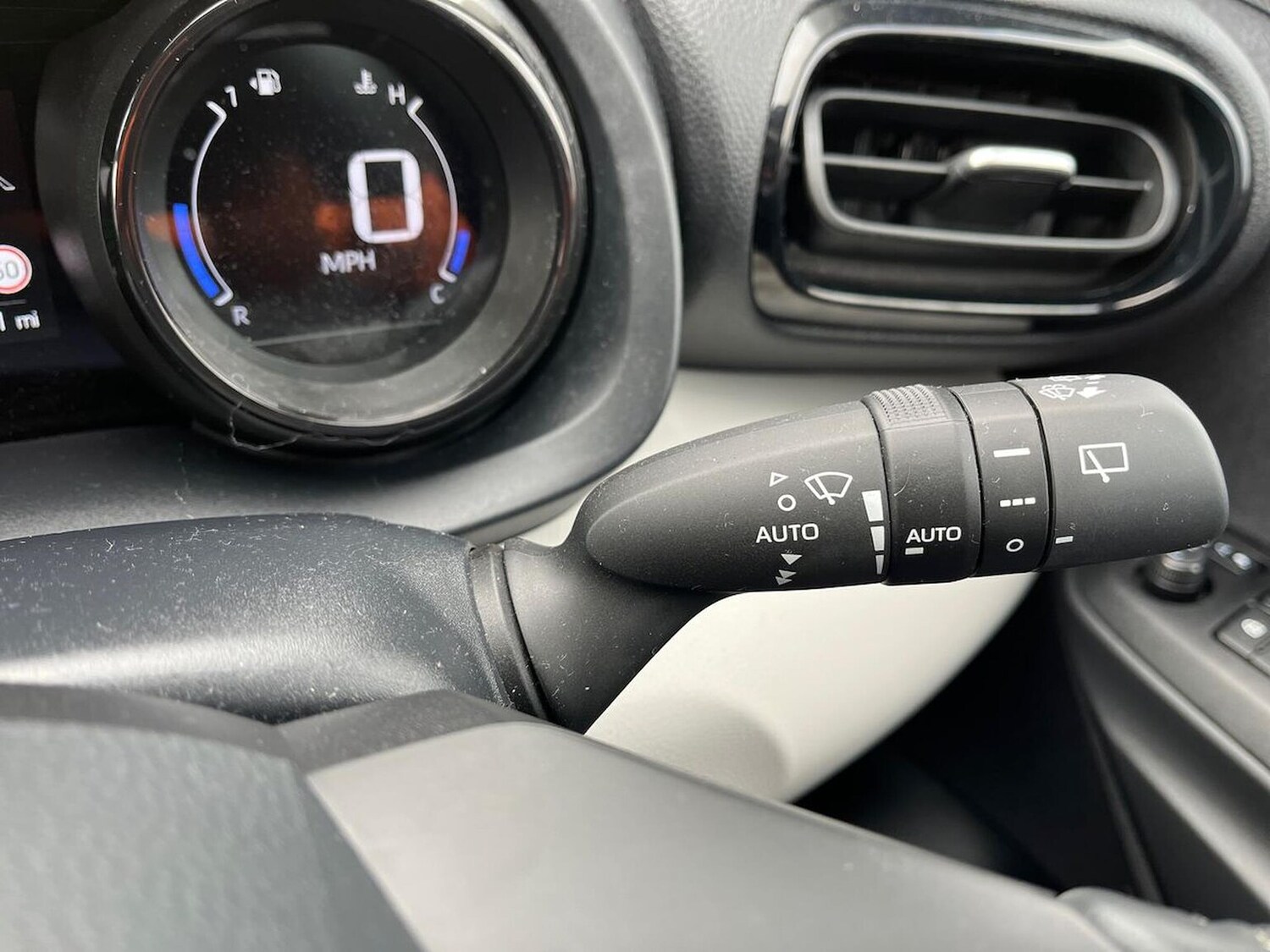 Used Toyota Yaris 2023 for sale - 78139525: Photo 29