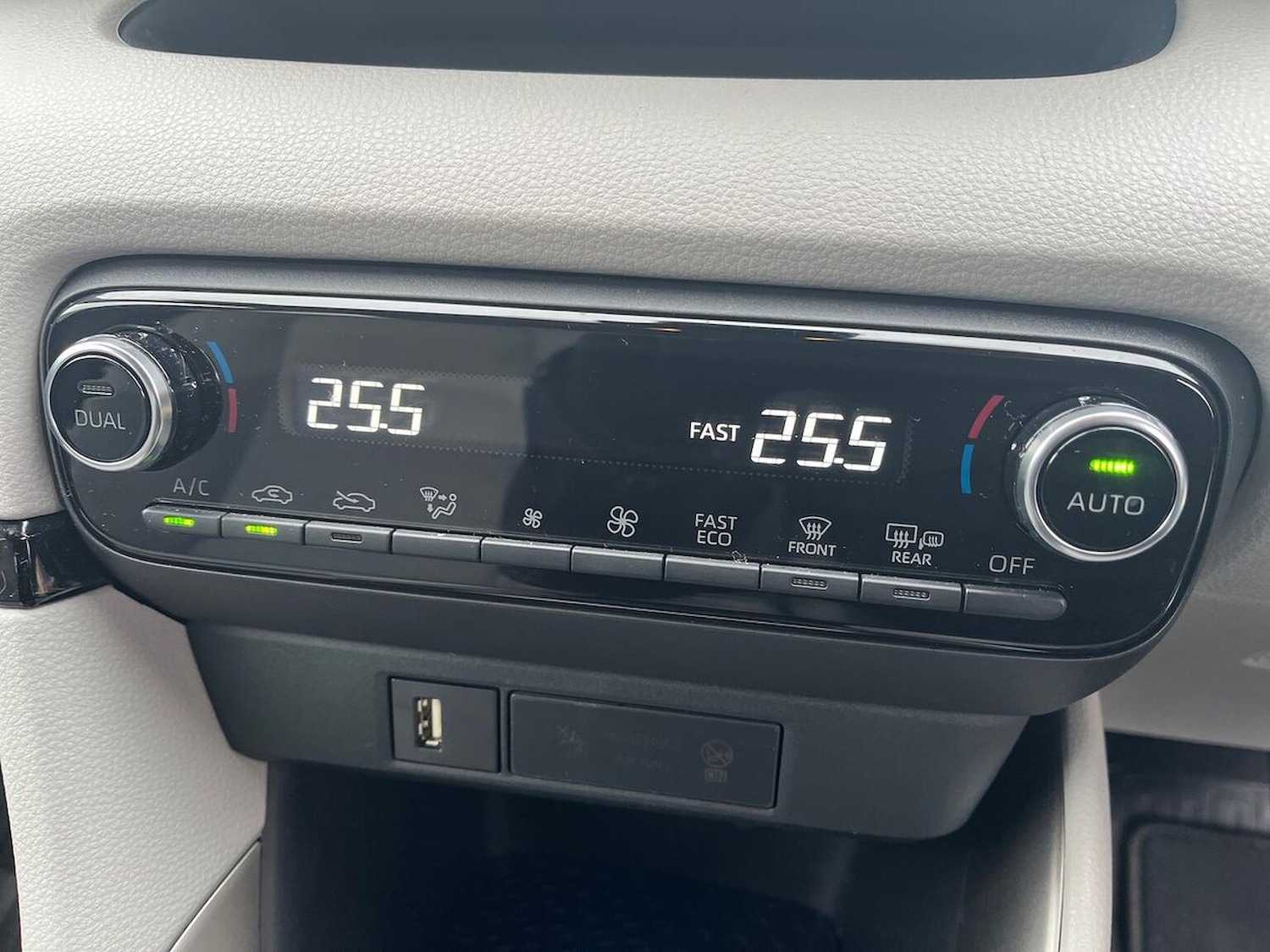 Used Toyota Yaris 2023 for sale - 76920086: Photo 12