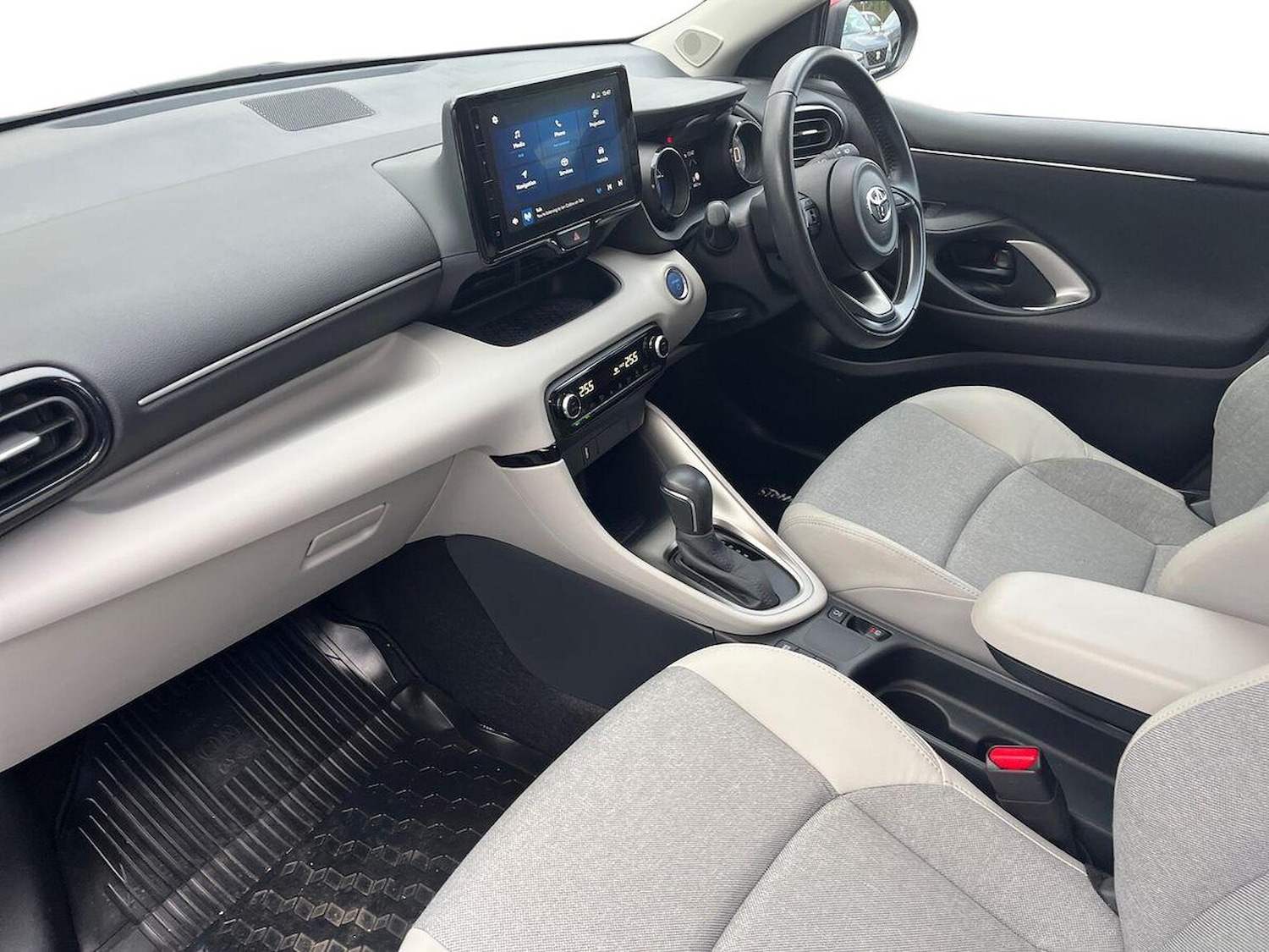 Used Toyota Yaris 2023 for sale - 76920086: Photo 7