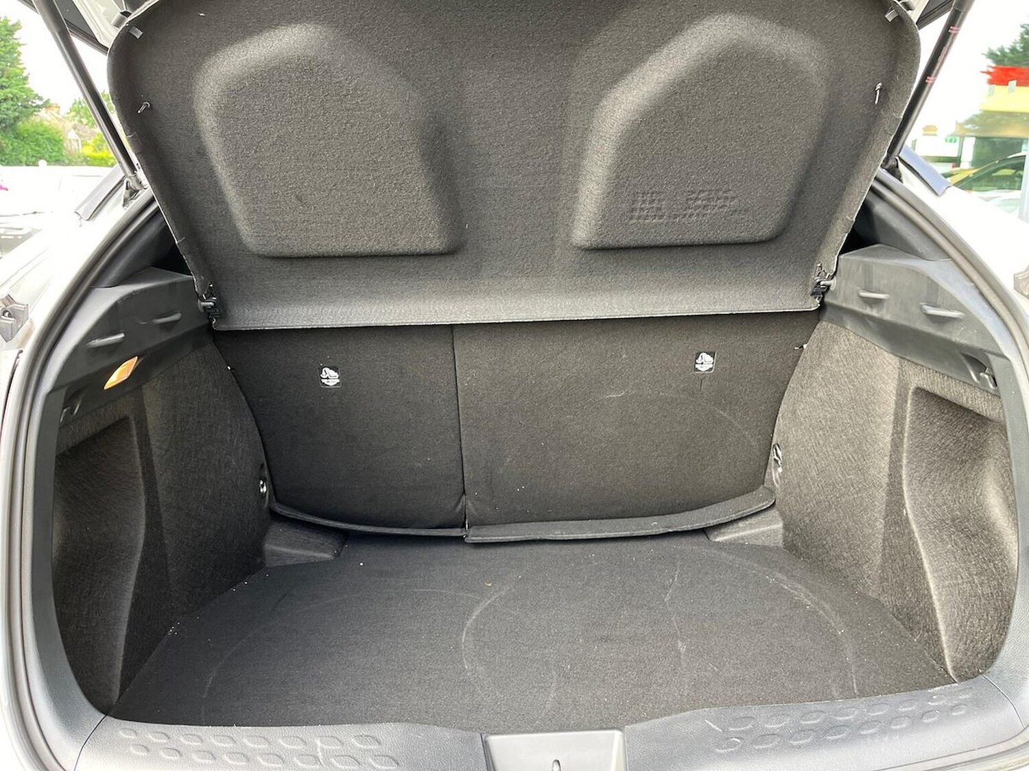 Used Toyota C-HR 2023 for sale - 76490712: Photo 17