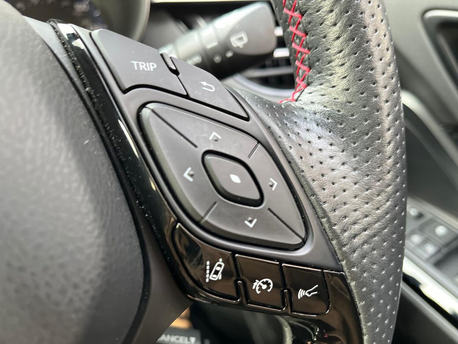 Used Toyota C-HR 2023 for sale - 76490712: Photo 26