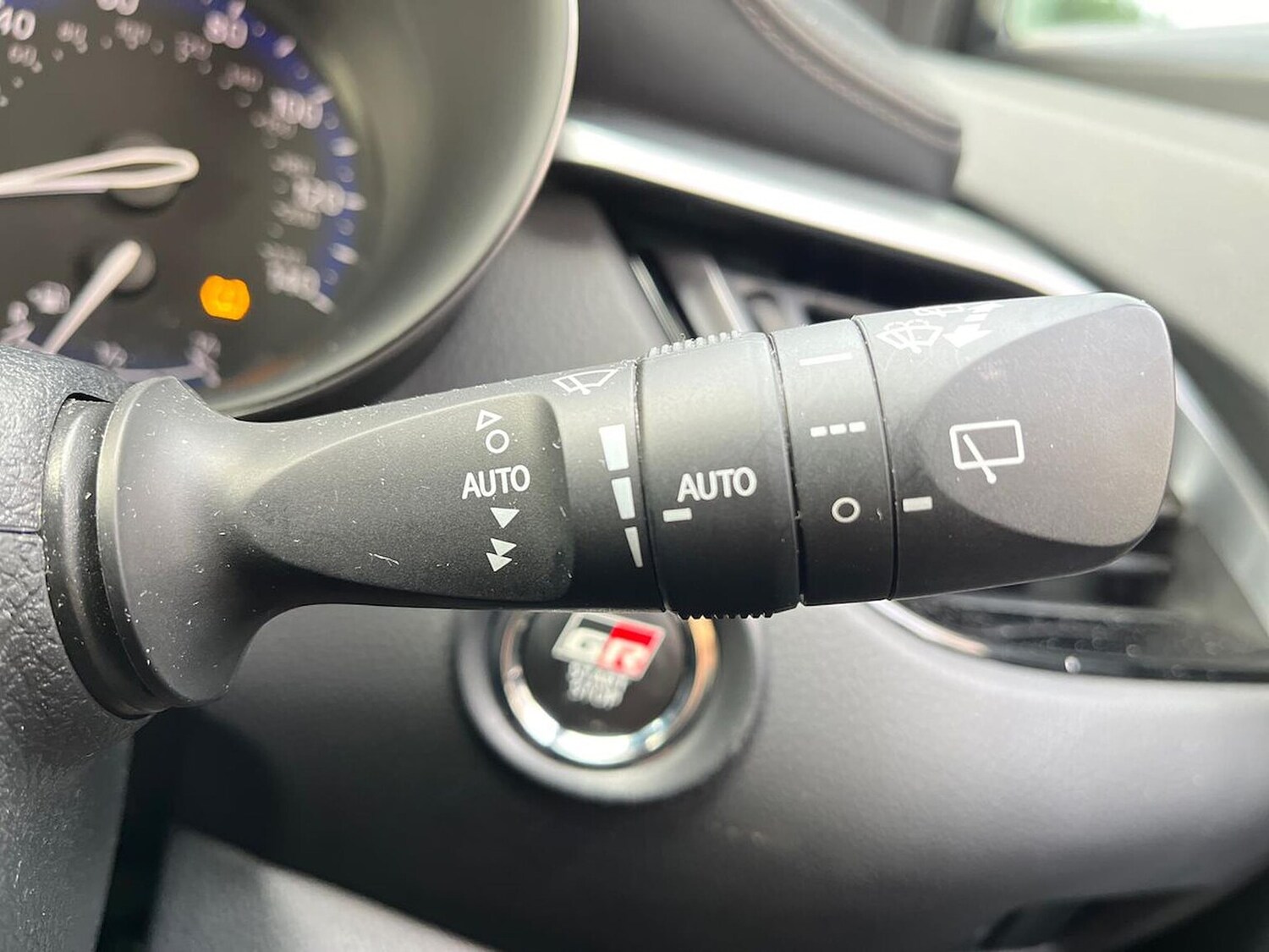 Used Toyota C-HR 2023 for sale - 76490712: Photo 28