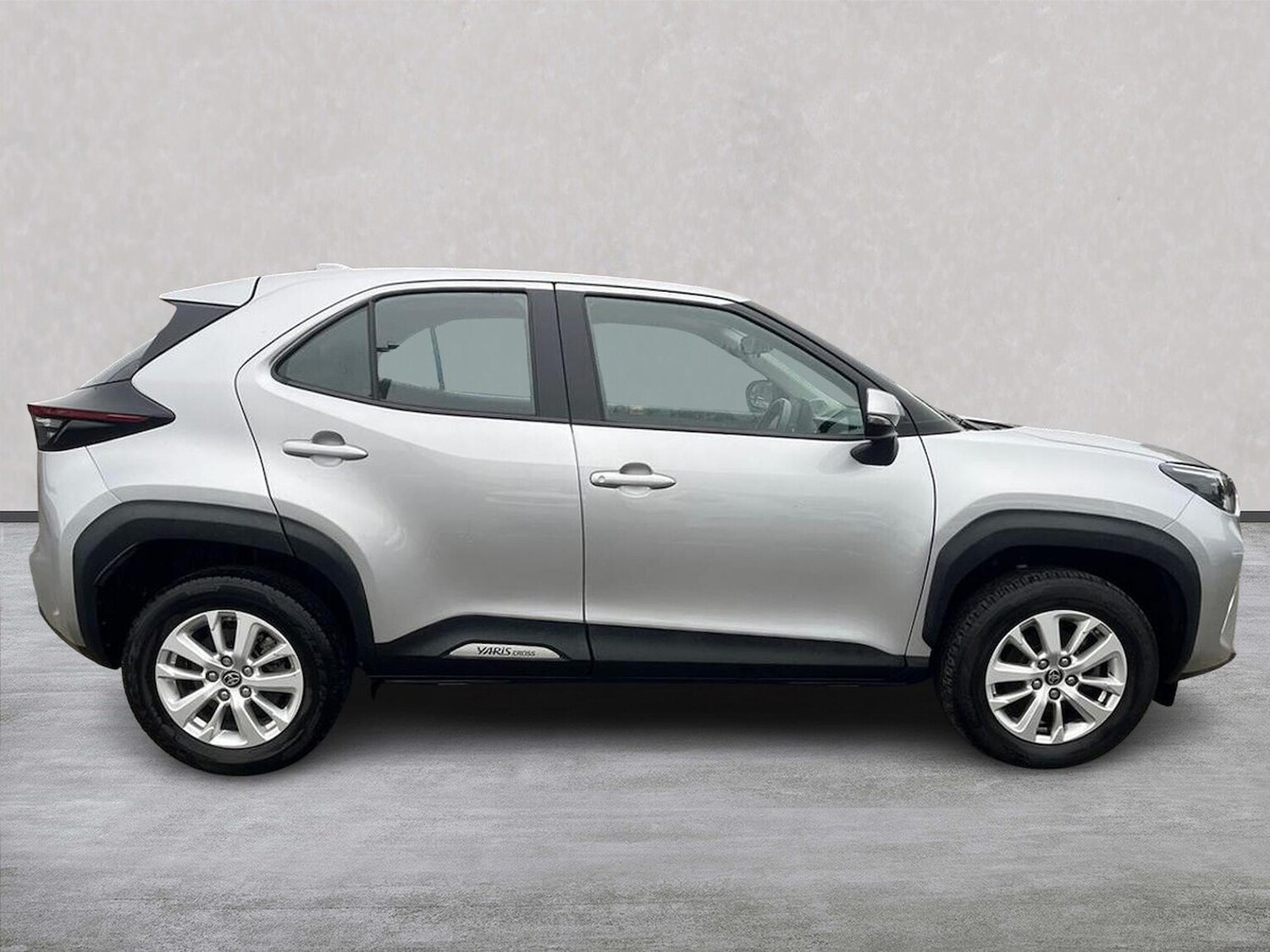 Used Toyota Yaris Cross 2023 for sale - 76257811: Photo 3