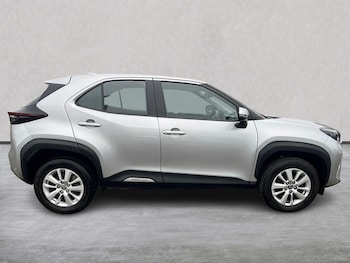 Used Toyota Yaris Cross 2023 for sale - 76257811: Photo