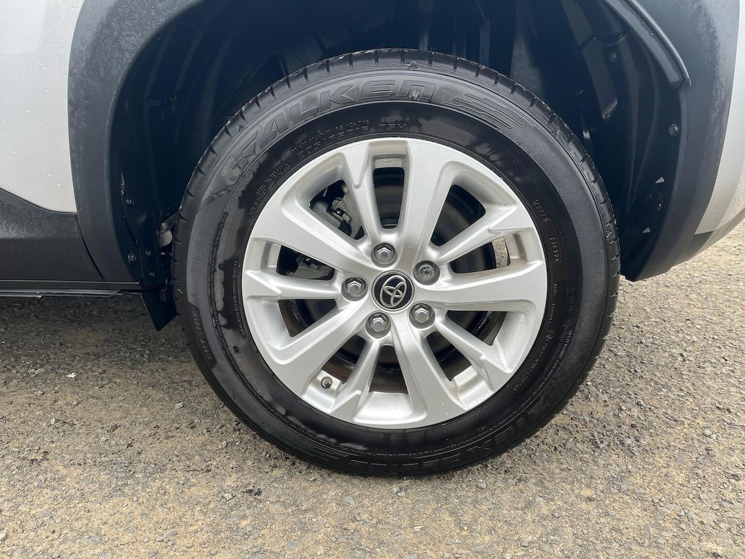 Used Toyota Yaris Cross 2023 for sale - 76257811: Photo 6