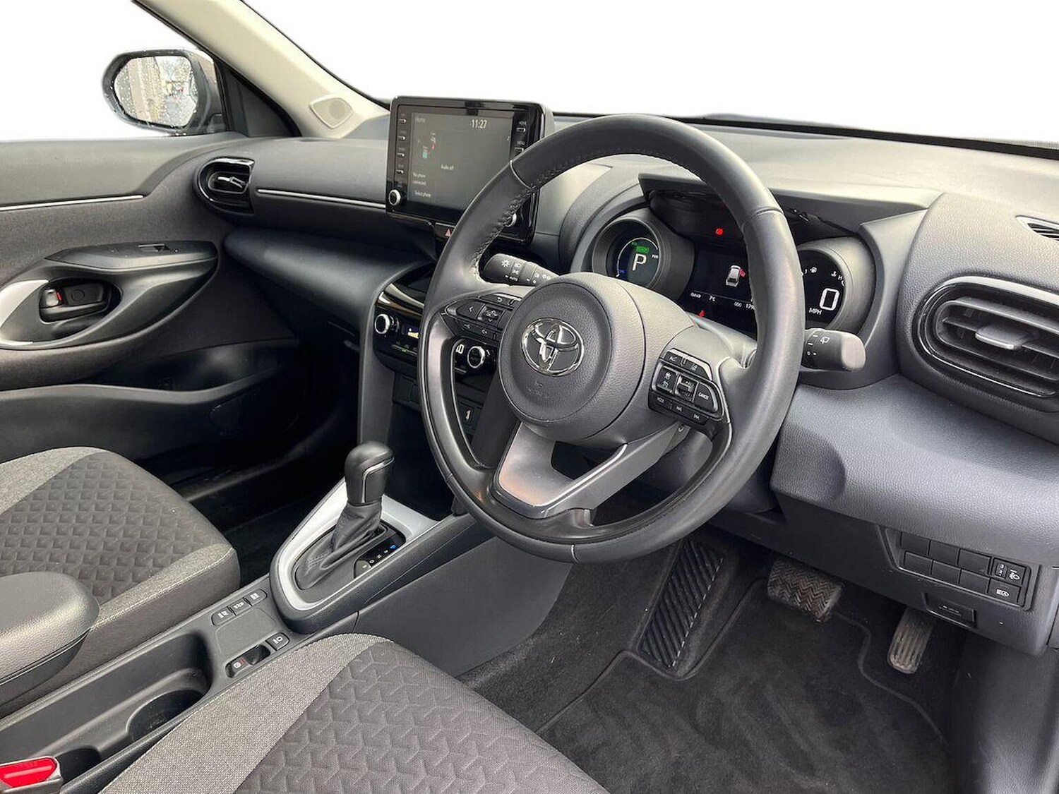 Used Toyota Yaris Cross 2024 for sale - 77487604: Photo 15