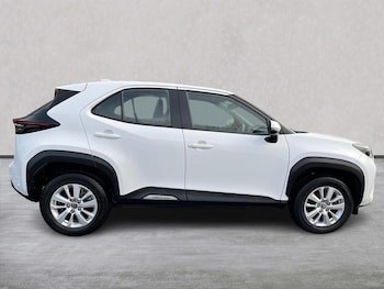 Used Toyota Yaris Cross 2024 for sale - 77487604: Photo