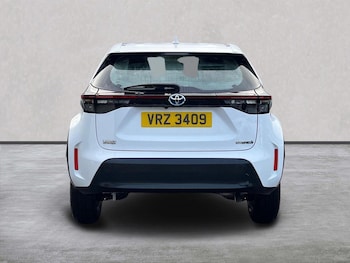 Used Toyota Yaris Cross 2024 for sale - 77487604: Photo