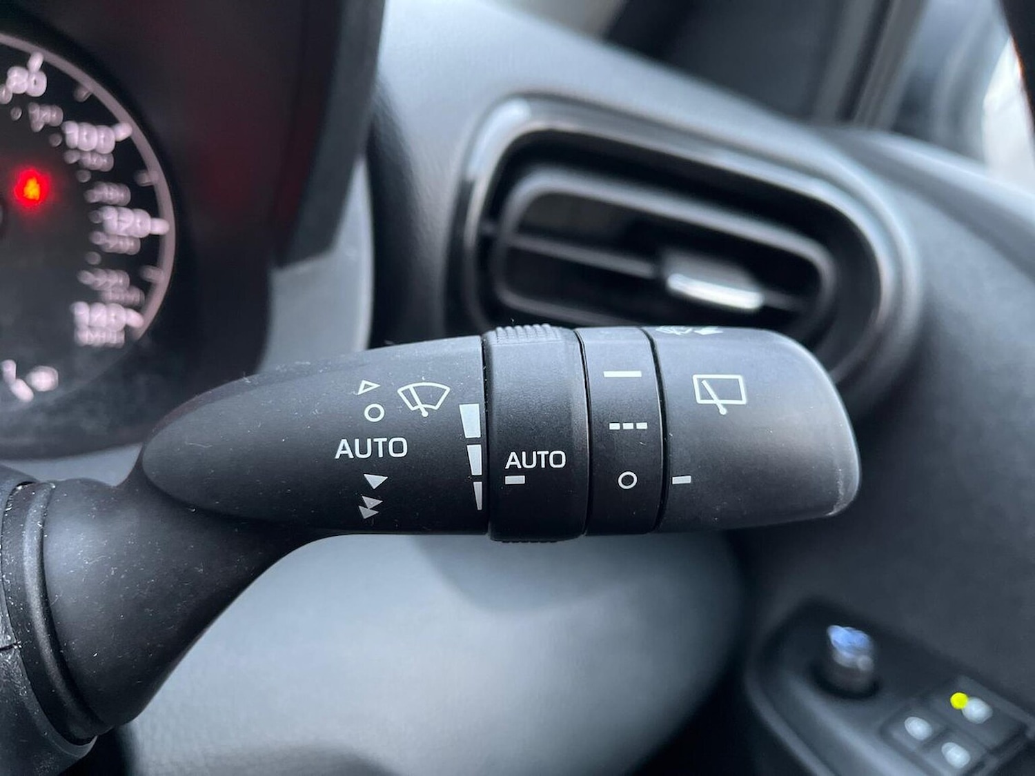 Used Toyota Yaris 2021 for sale - 77080870: Photo 27