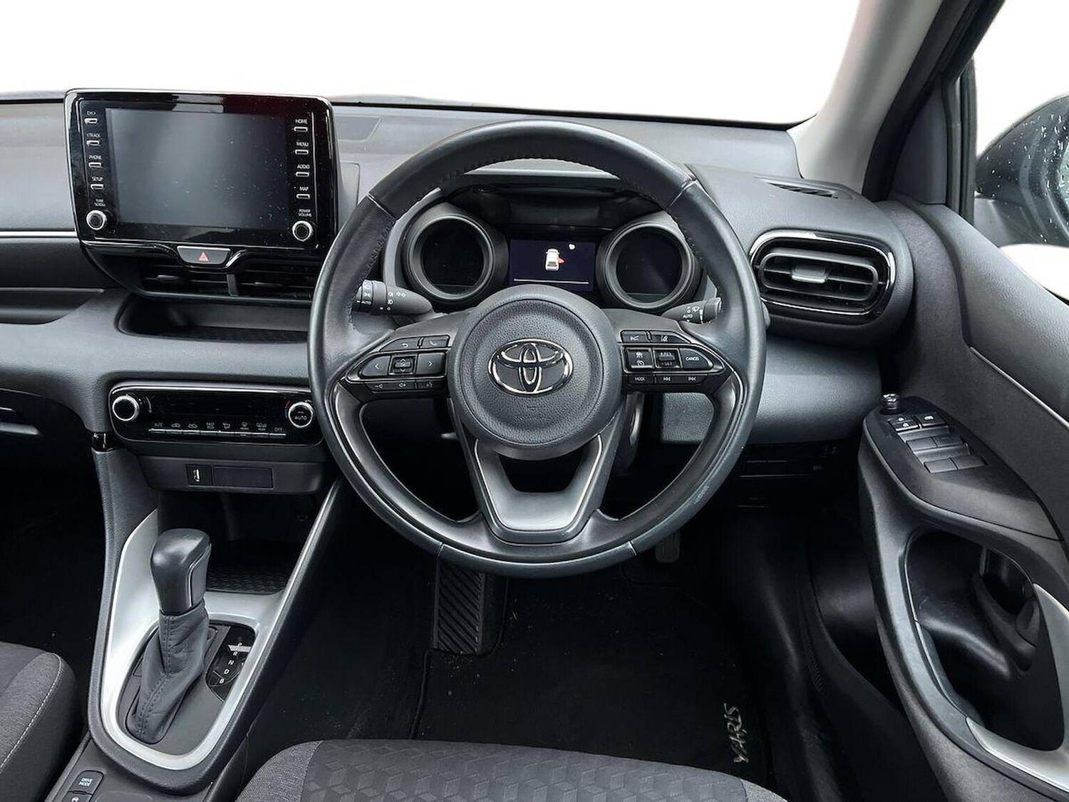 Used Toyota Yaris 2022 for sale - 77802127: Photo 9