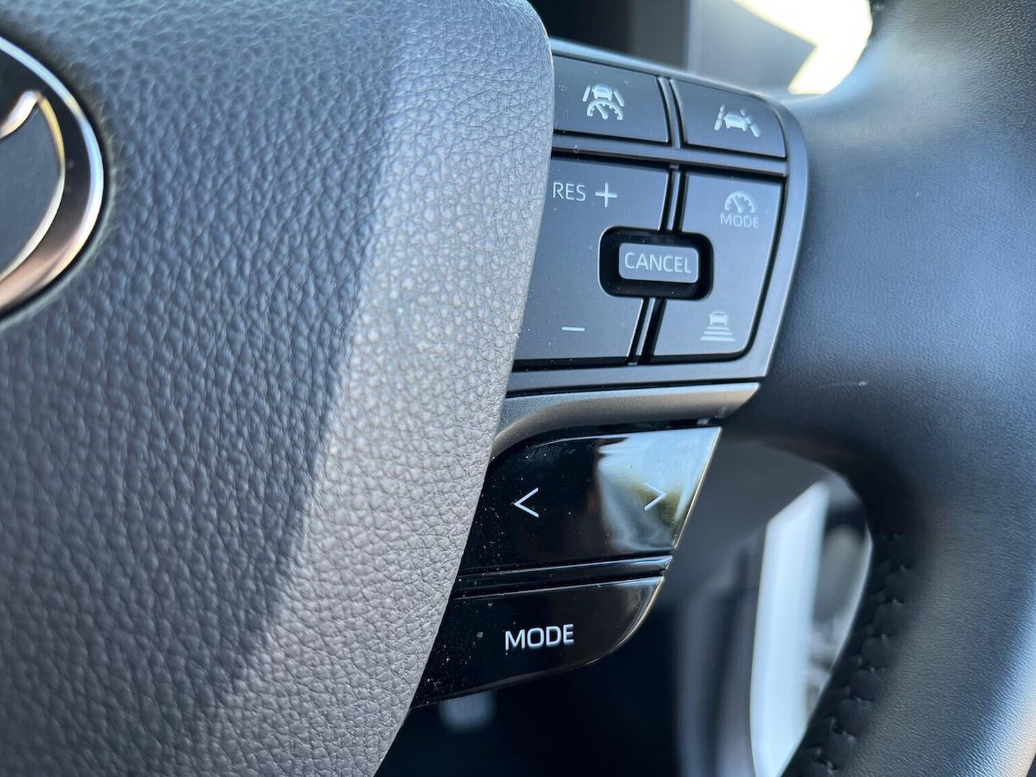 Used Toyota C-HR 2025 for sale - 76611617: Photo 26