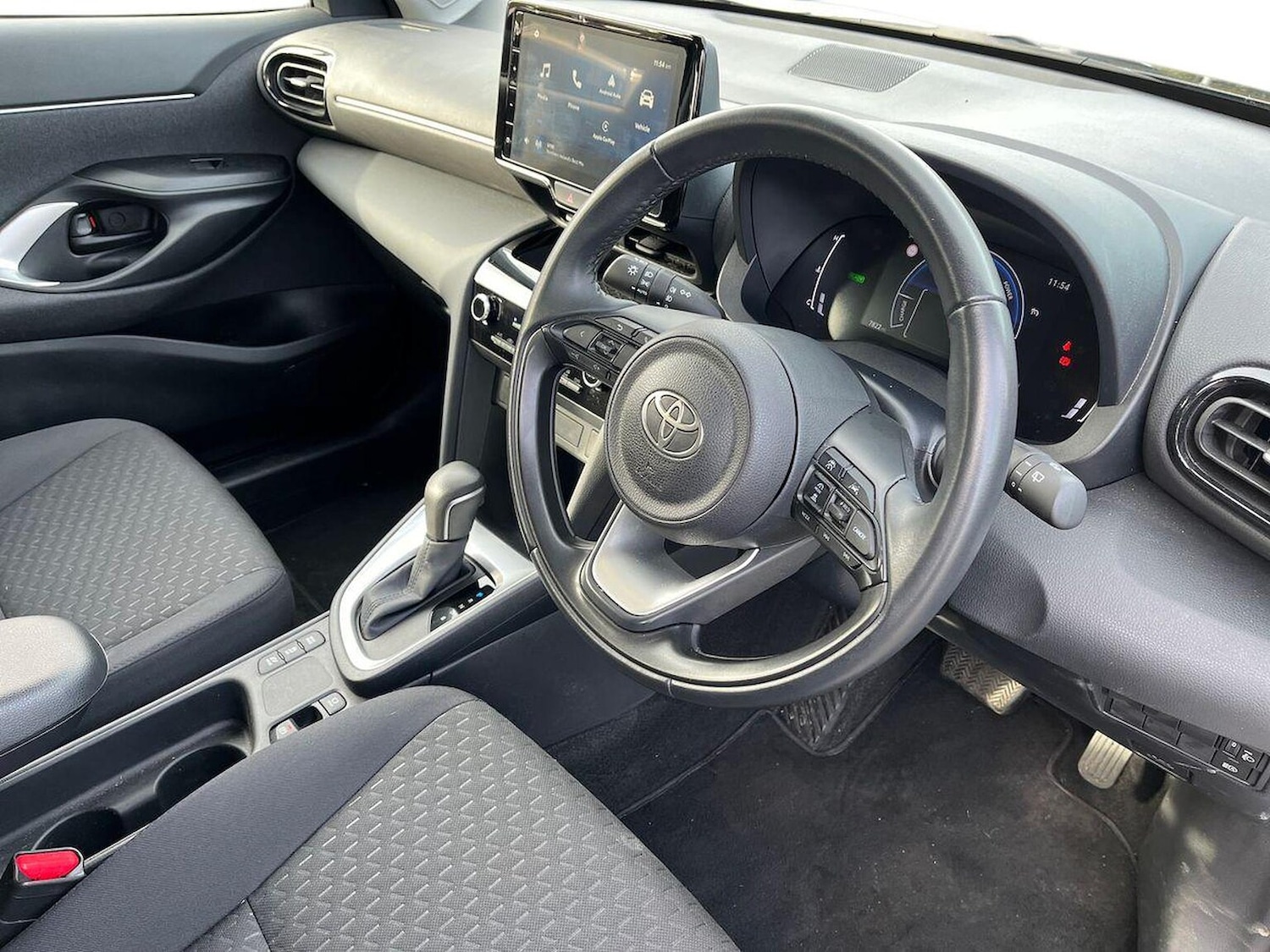 Used Toyota Yaris Cross 2024 for sale - 76353625: Photo 15