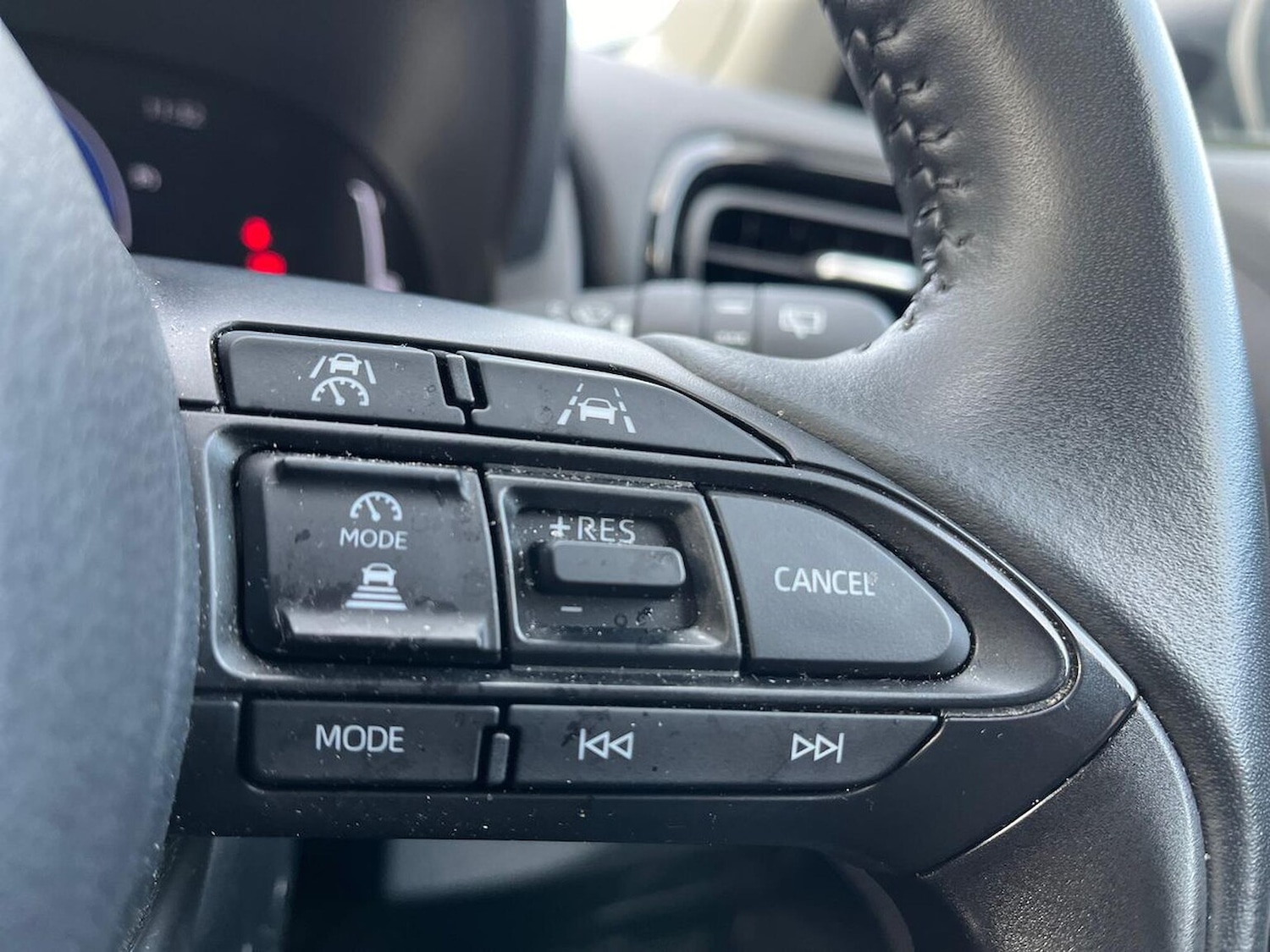 Used Toyota Yaris Cross 2024 for sale - 76353625: Photo 25