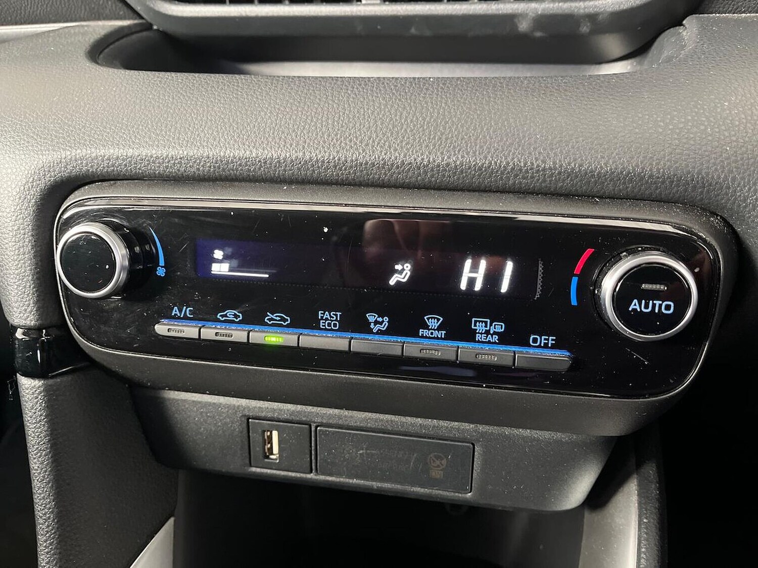 Used Toyota Yaris 2022 for sale - 76770009: Photo 12