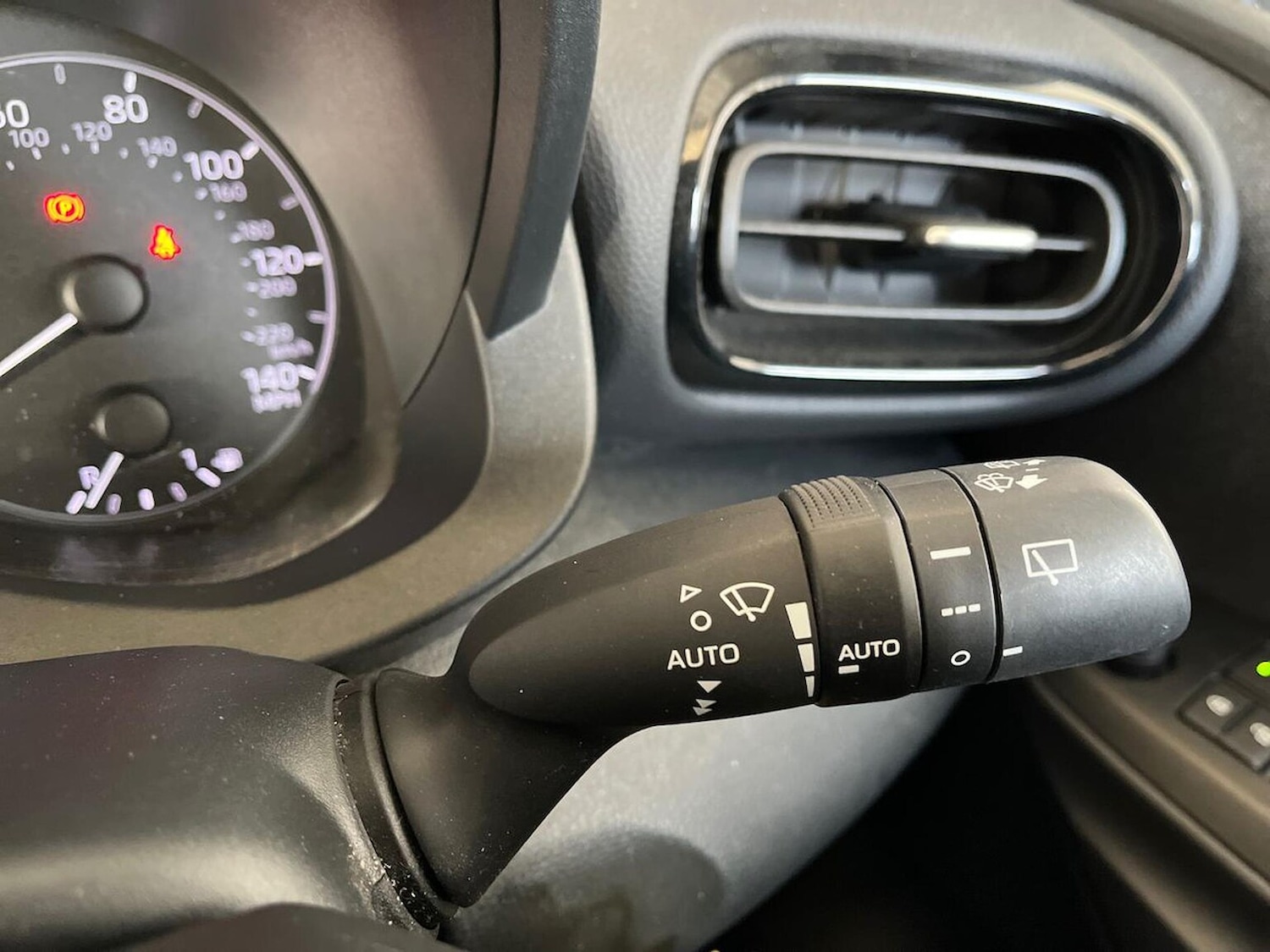 Used Toyota Yaris 2022 for sale - 76770009: Photo 27