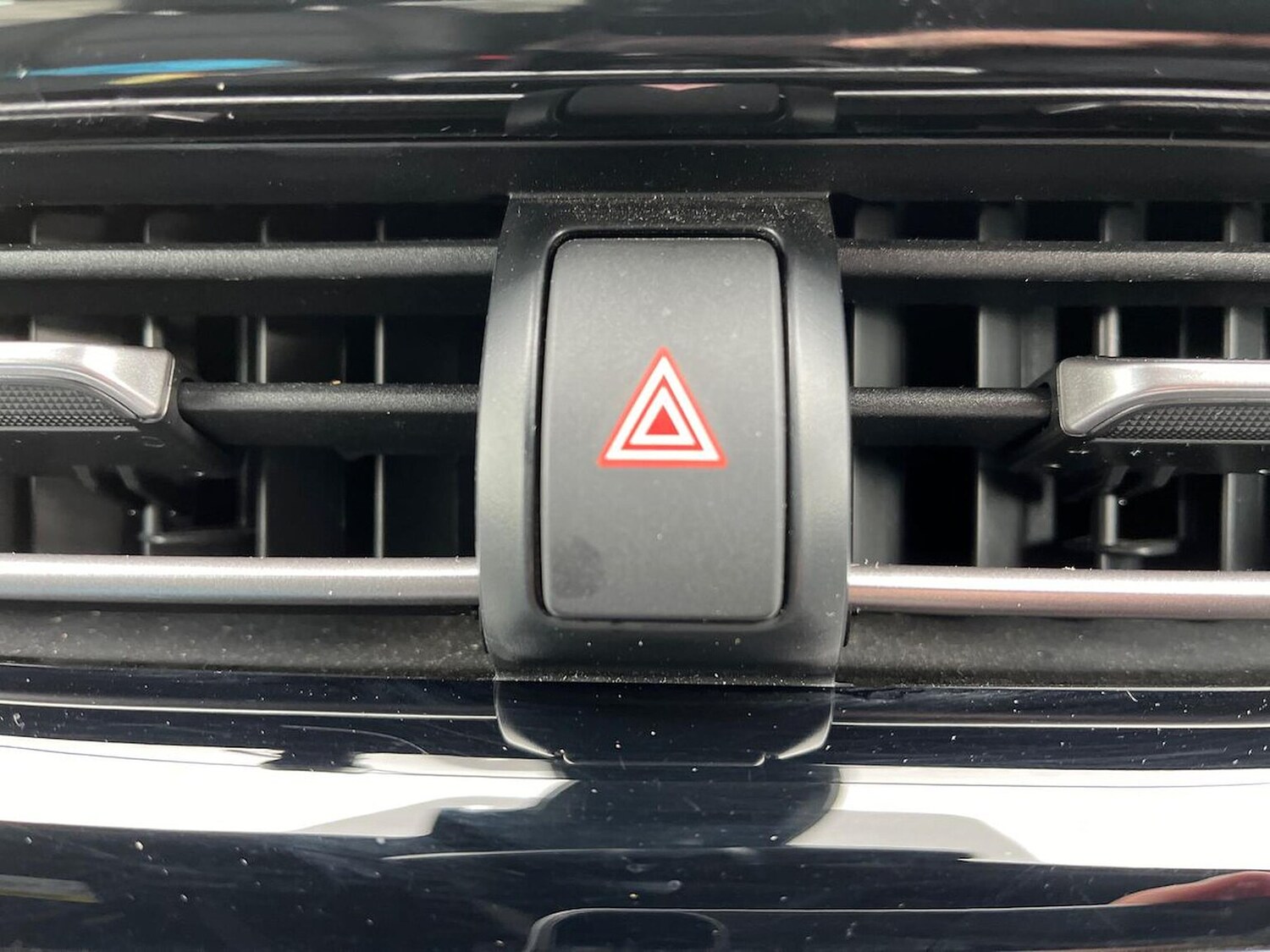 Used Toyota C-HR 2023 for sale - 78193111: Photo 24