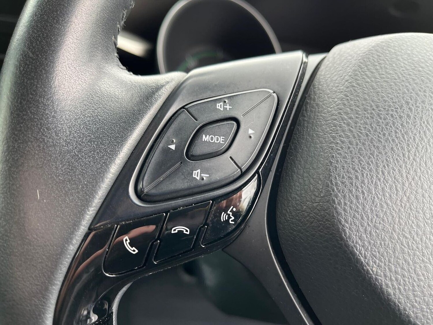 Used Toyota C-HR 2023 for sale - 78193111: Photo 29