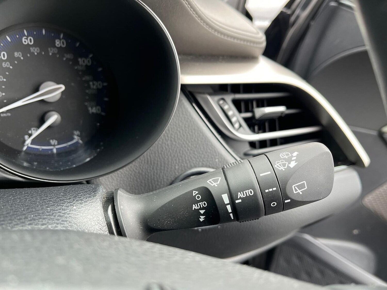 Used Toyota C-HR 2023 for sale - 78193111: Photo 30