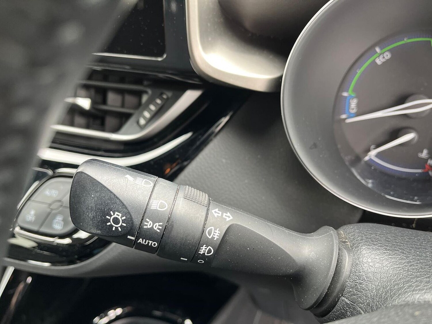 Used Toyota C-HR 2023 for sale - 78193111: Photo 31