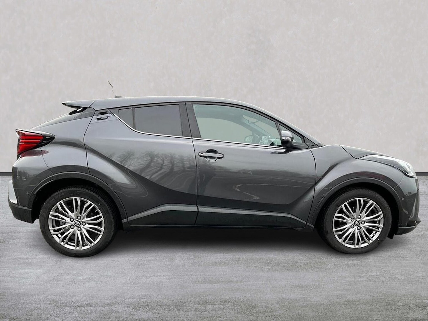 Used Toyota C-HR 2023 for sale - 78193111: Photo 5
