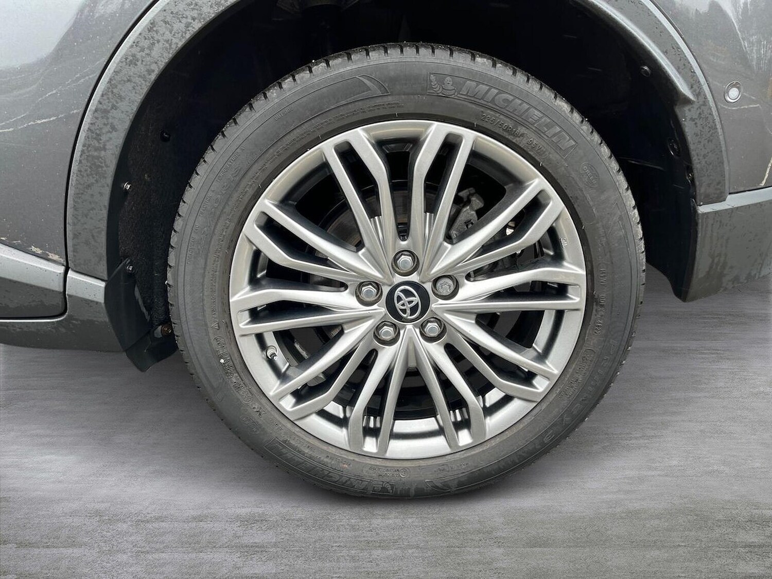 Used Toyota C-HR 2023 for sale - 78193111: Photo 8