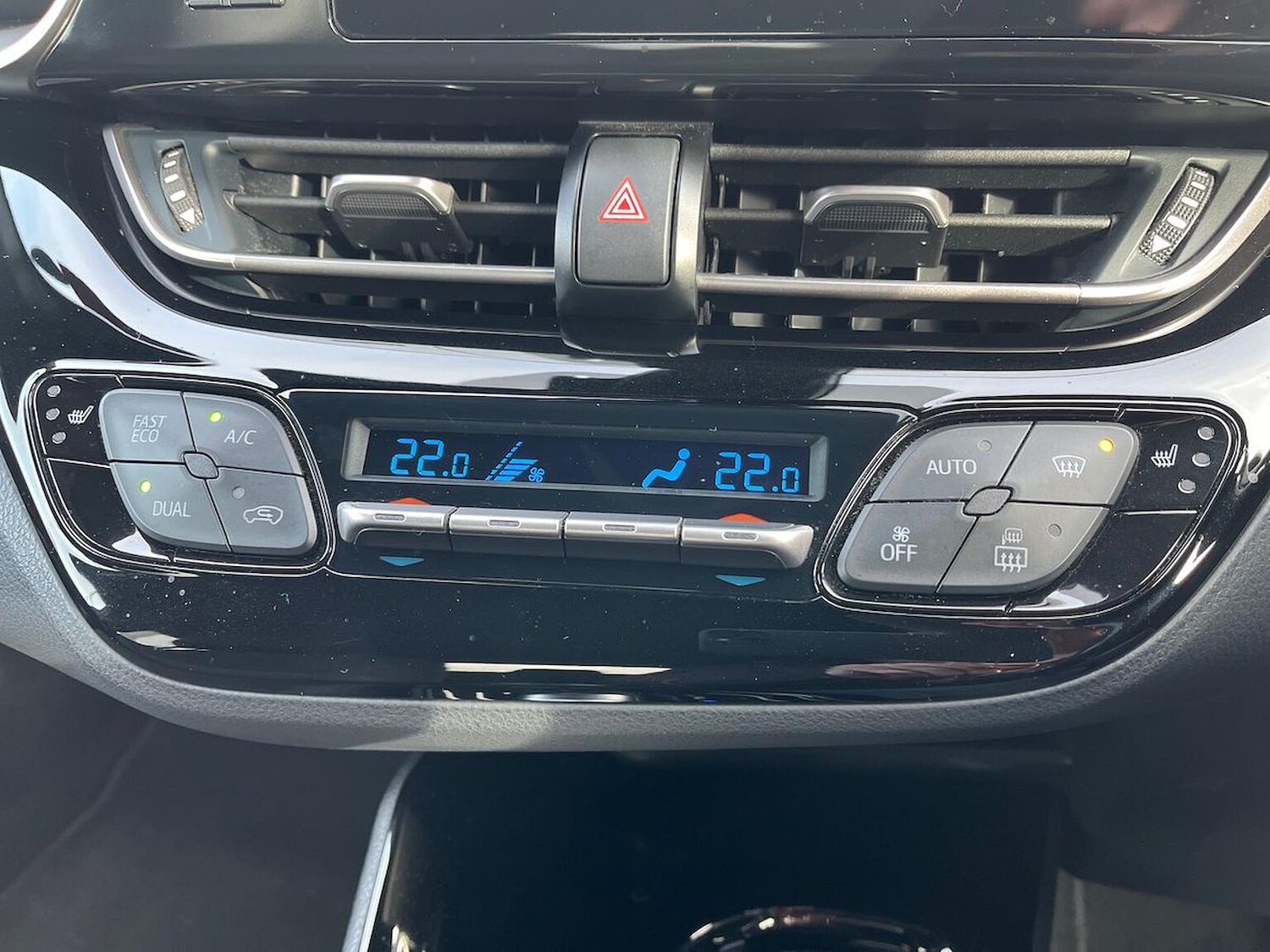 Used Toyota C-HR 2019 for sale - 76357926: Photo 12