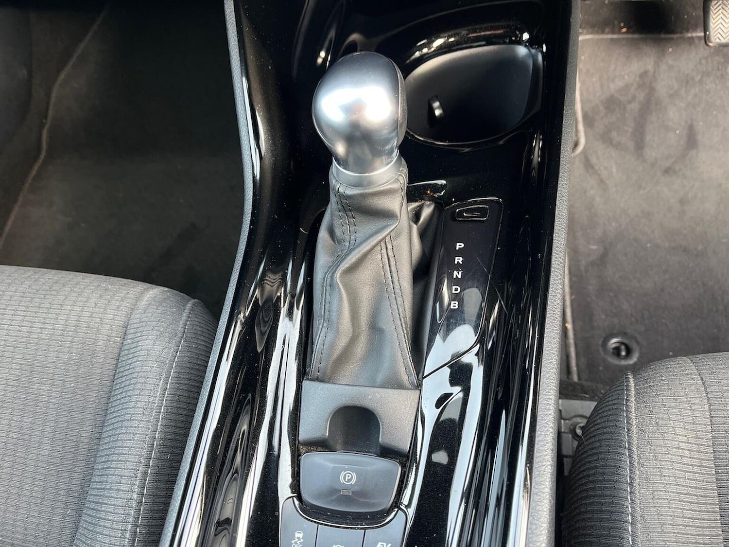 Used Toyota C-HR 2019 for sale - 76357926: Photo 13