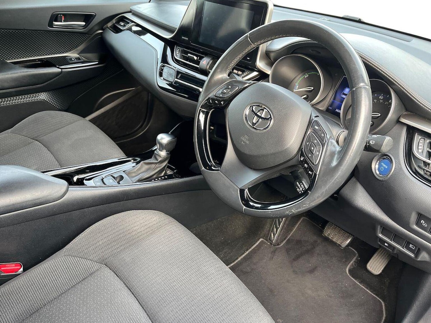 Used Toyota C-HR 2019 for sale - 76357926: Photo 15