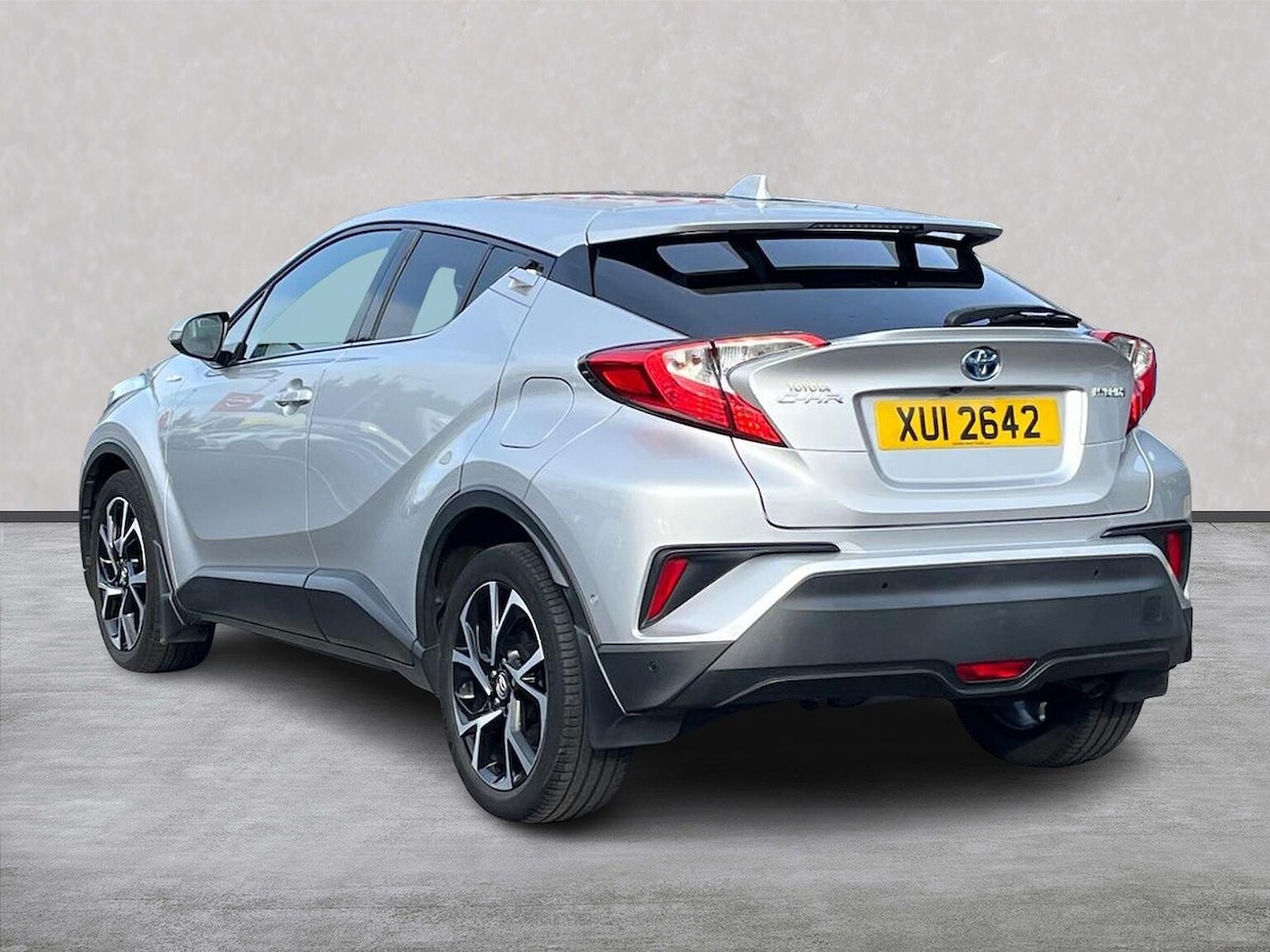Used Toyota C-HR 2019 for sale - 76357926: Photo 2