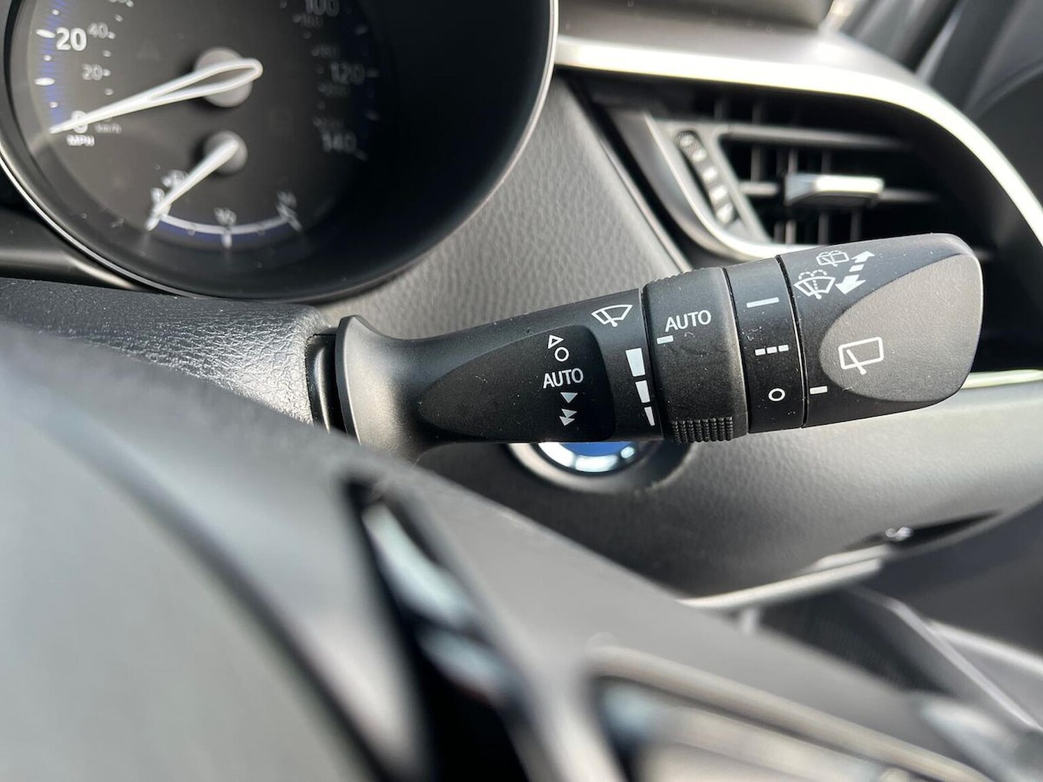 Used Toyota C-HR 2019 for sale - 76357926: Photo 28