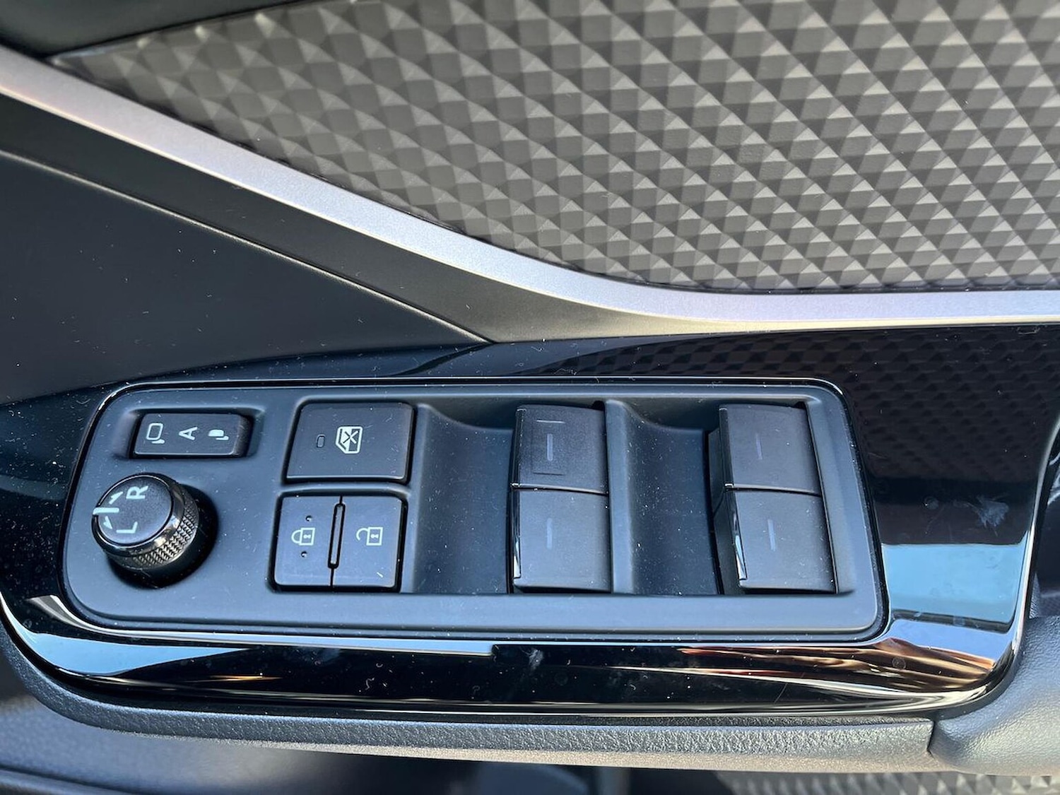 Used Toyota C-HR 2022 for sale - 78193037: Photo 23