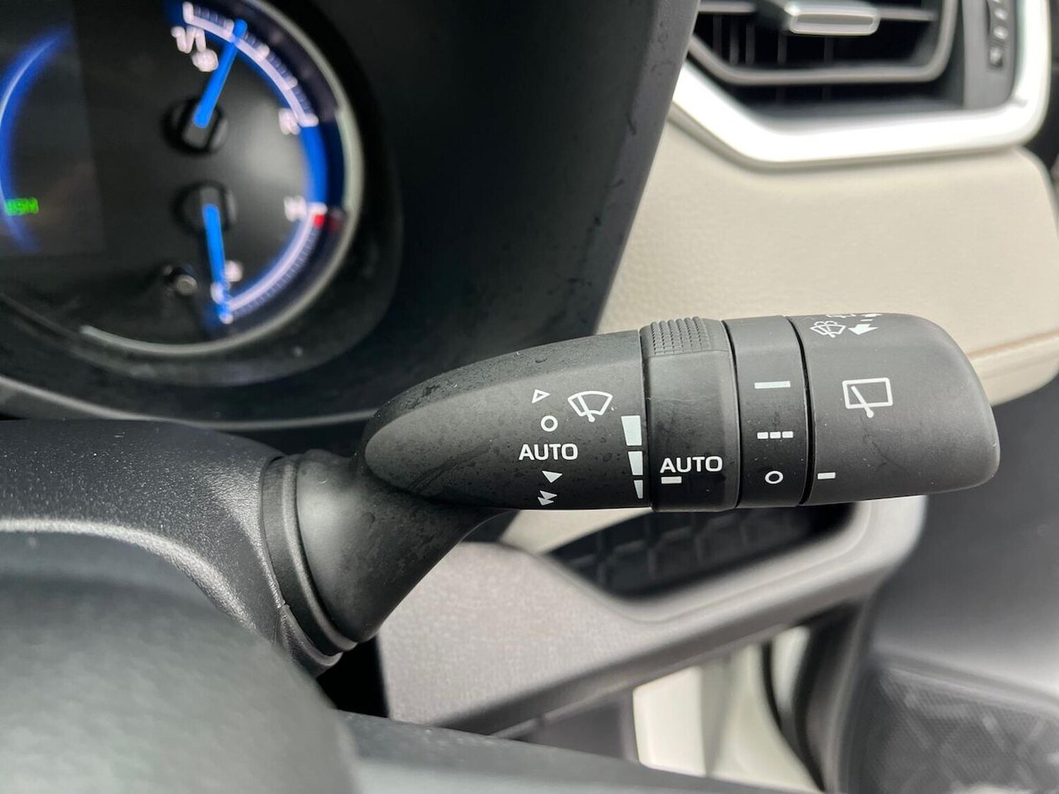 Used Toyota RAV4 2022 for sale - 76490713: Photo 28