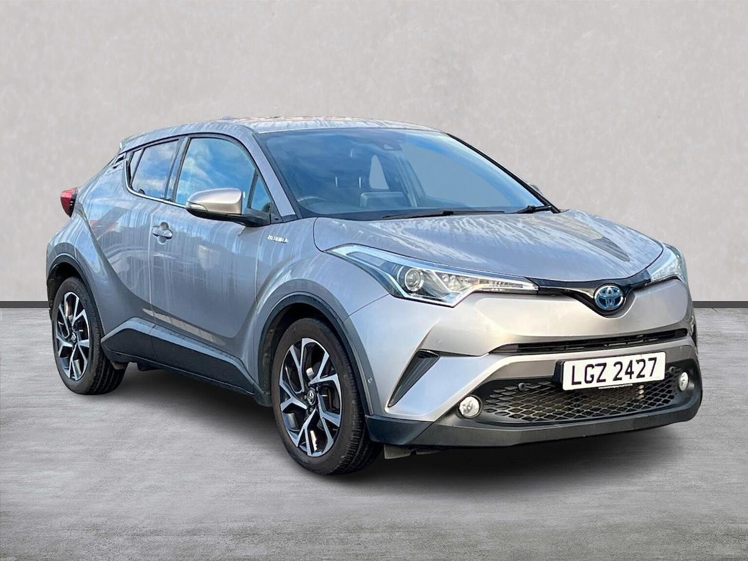 Used Toyota C-HR 2018 for sale - 76353628: Photo 1
