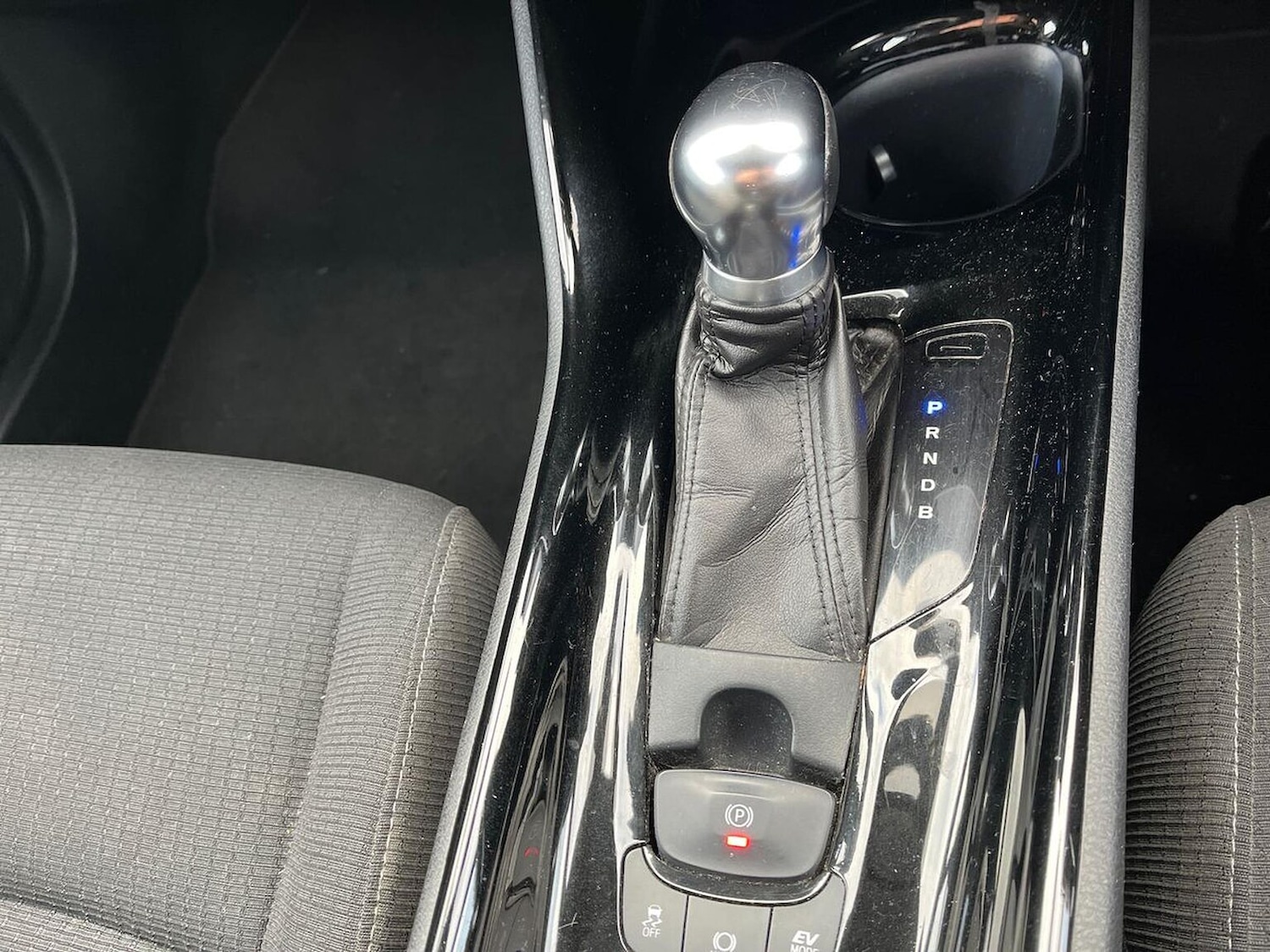 Used Toyota C-HR 2018 for sale - 76353628: Photo 13