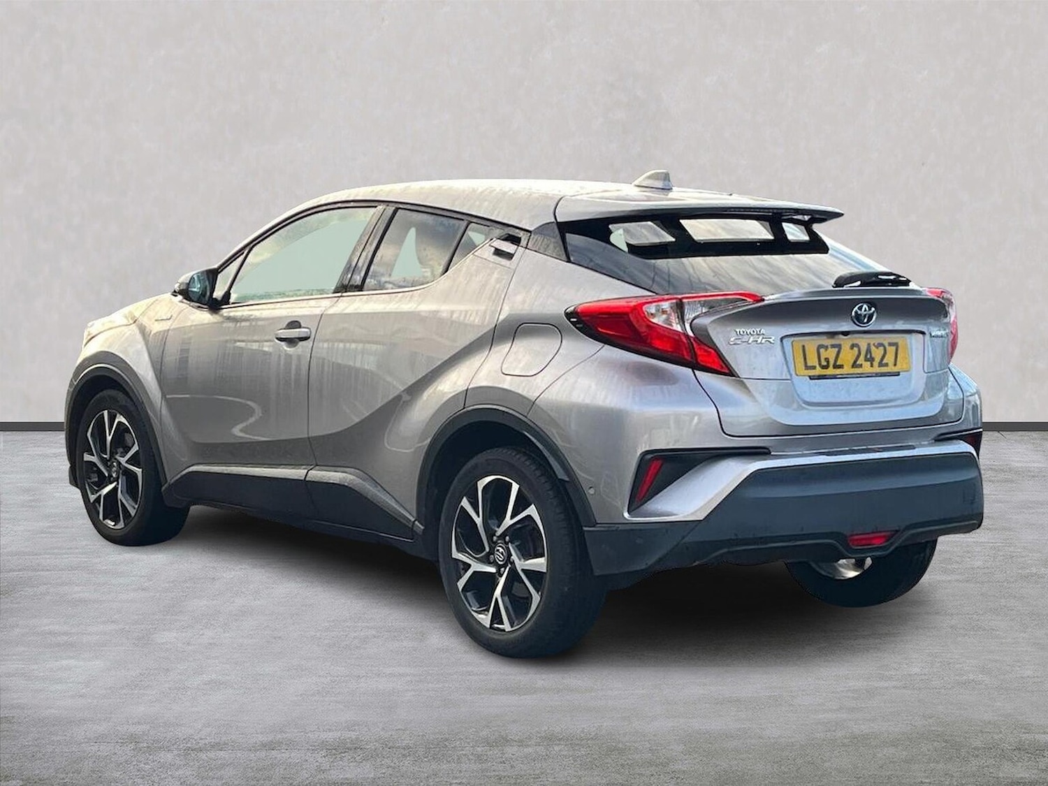 Used Toyota C-HR 2018 for sale - 76353628: Photo 2