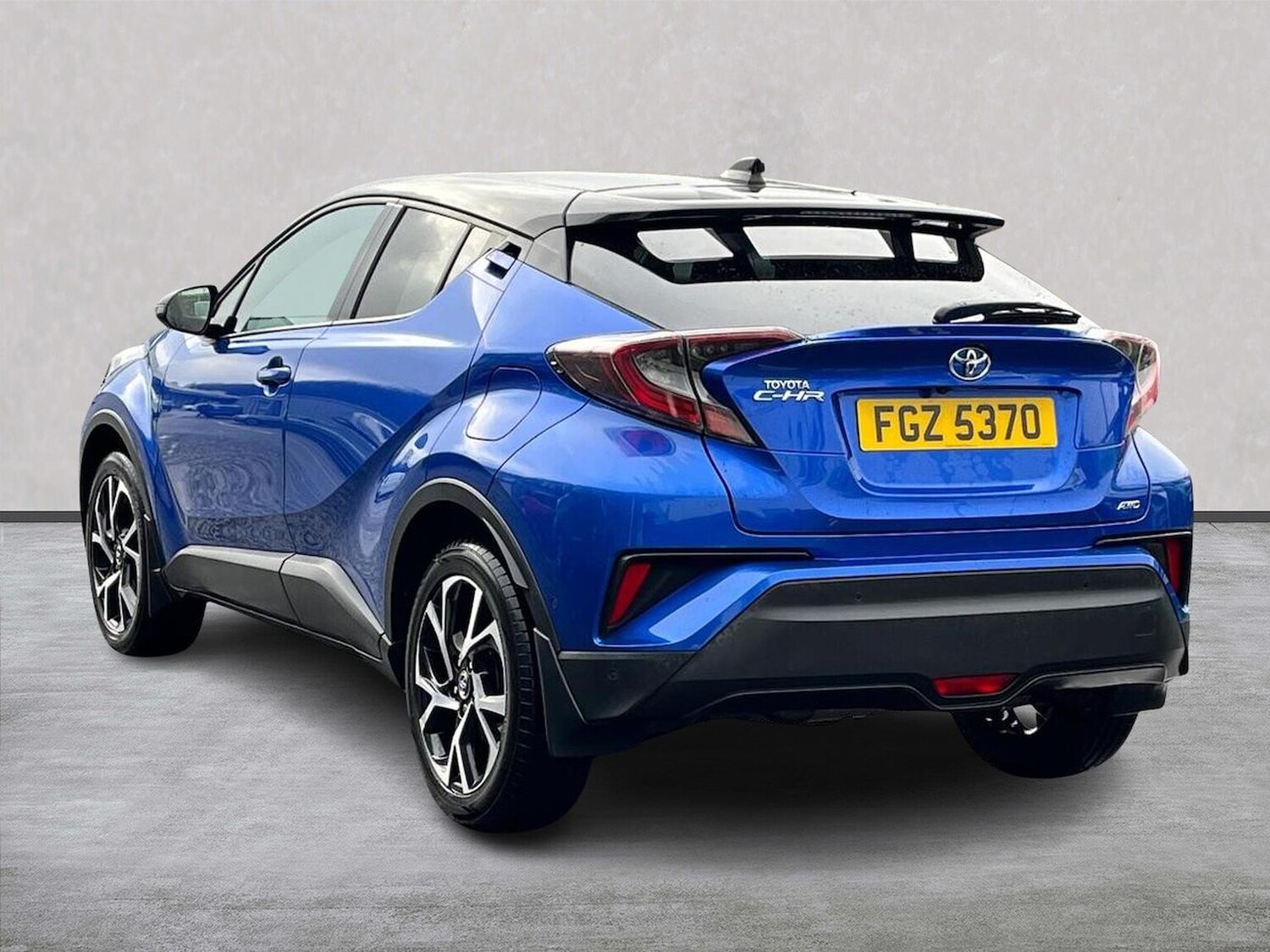 Used Toyota C-HR 2017 for sale - 76770010: Photo 2