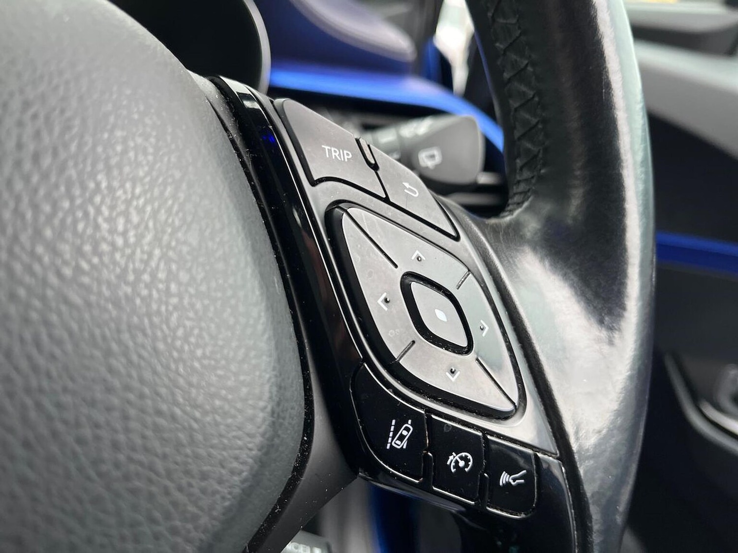 Used Toyota C-HR 2017 for sale - 76770010: Photo 26