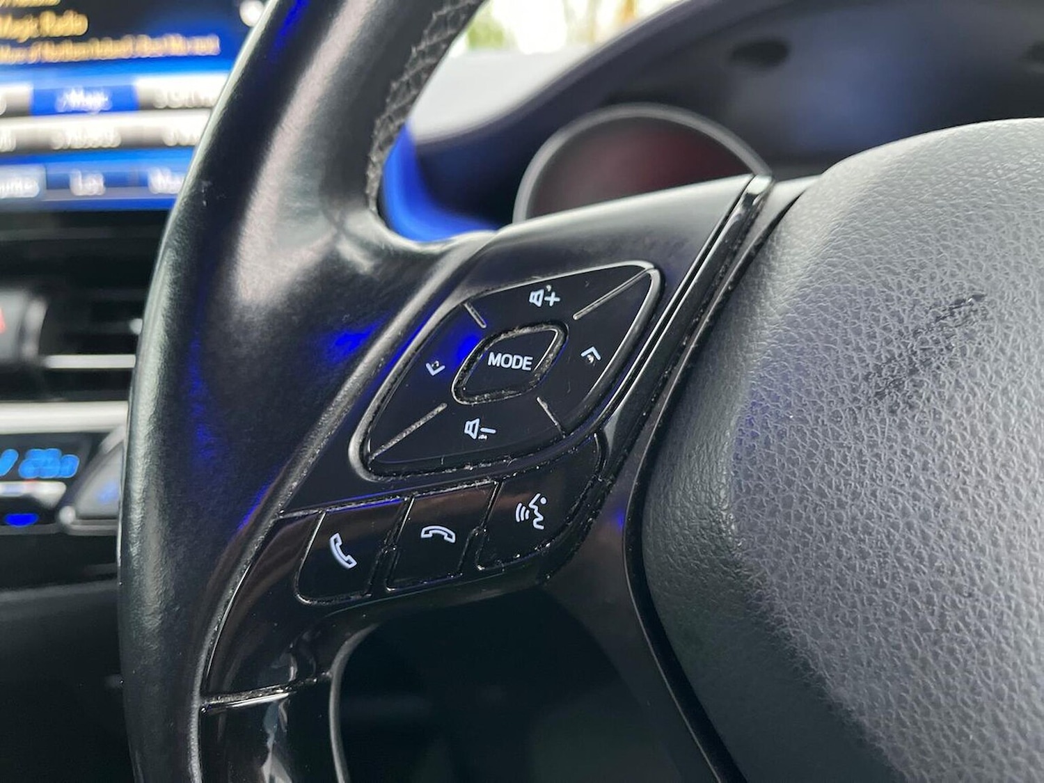 Used Toyota C-HR 2017 for sale - 76770010: Photo 27