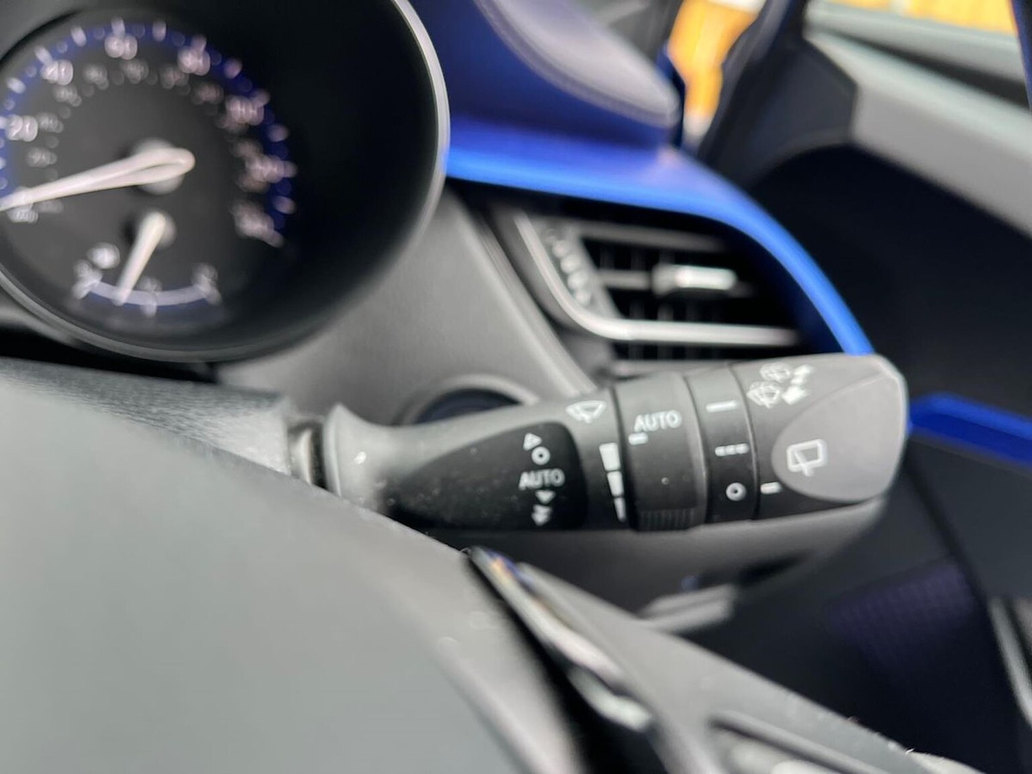 Used Toyota C-HR 2017 for sale - 76770010: Photo 28