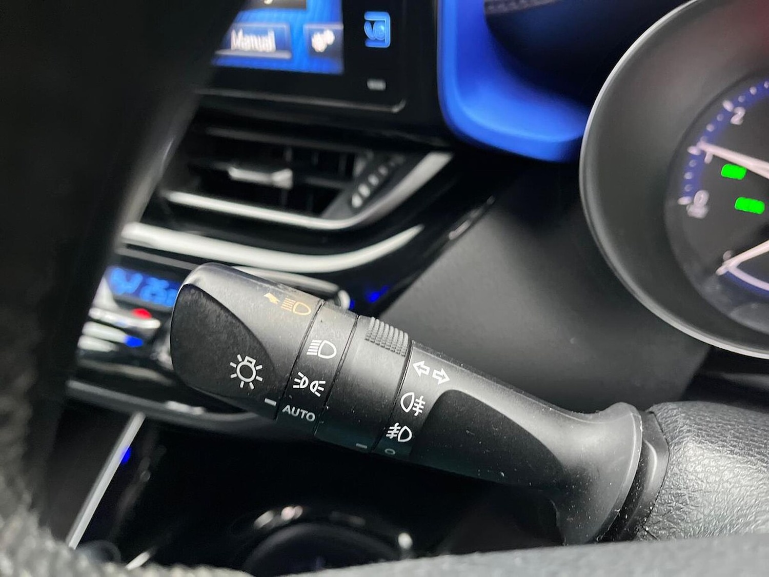 Used Toyota C-HR 2017 for sale - 76770010: Photo 29