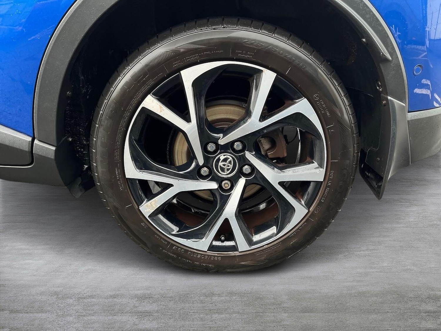 Used Toyota C-HR 2017 for sale - 76770010: Photo 6