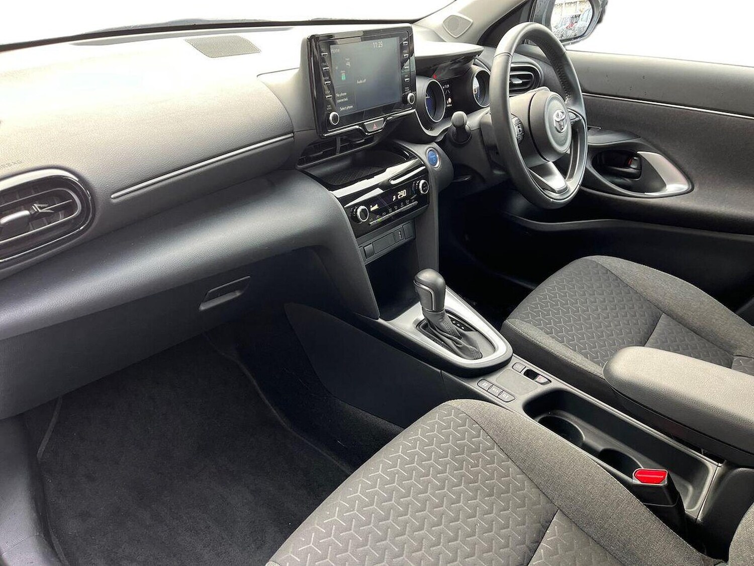 Used Toyota Yaris Cross 2024 for sale - 76532478: Photo 7