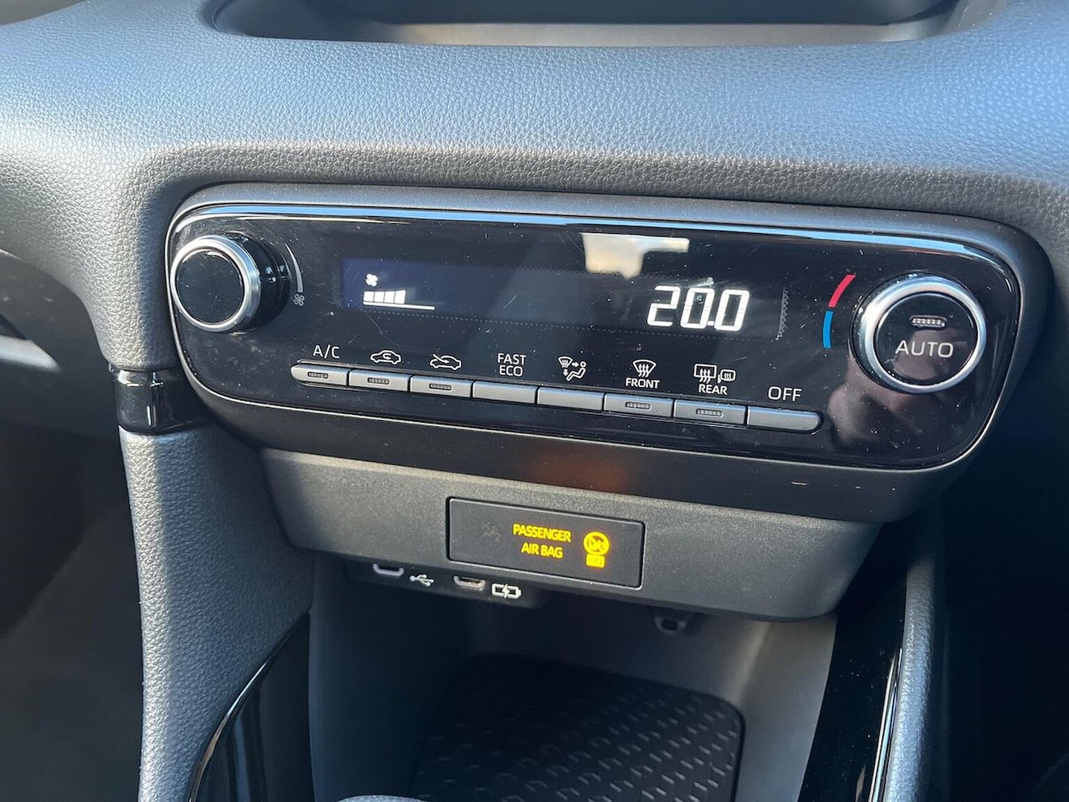 Used Toyota Yaris 2024 for sale - 77984039: Photo 12