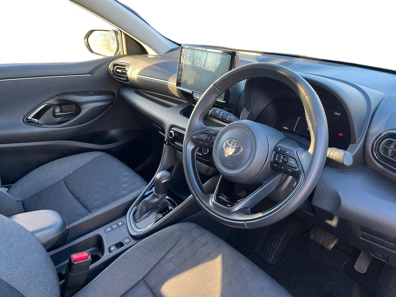 Used Toyota Yaris 2024 for sale - 77984039: Photo 15