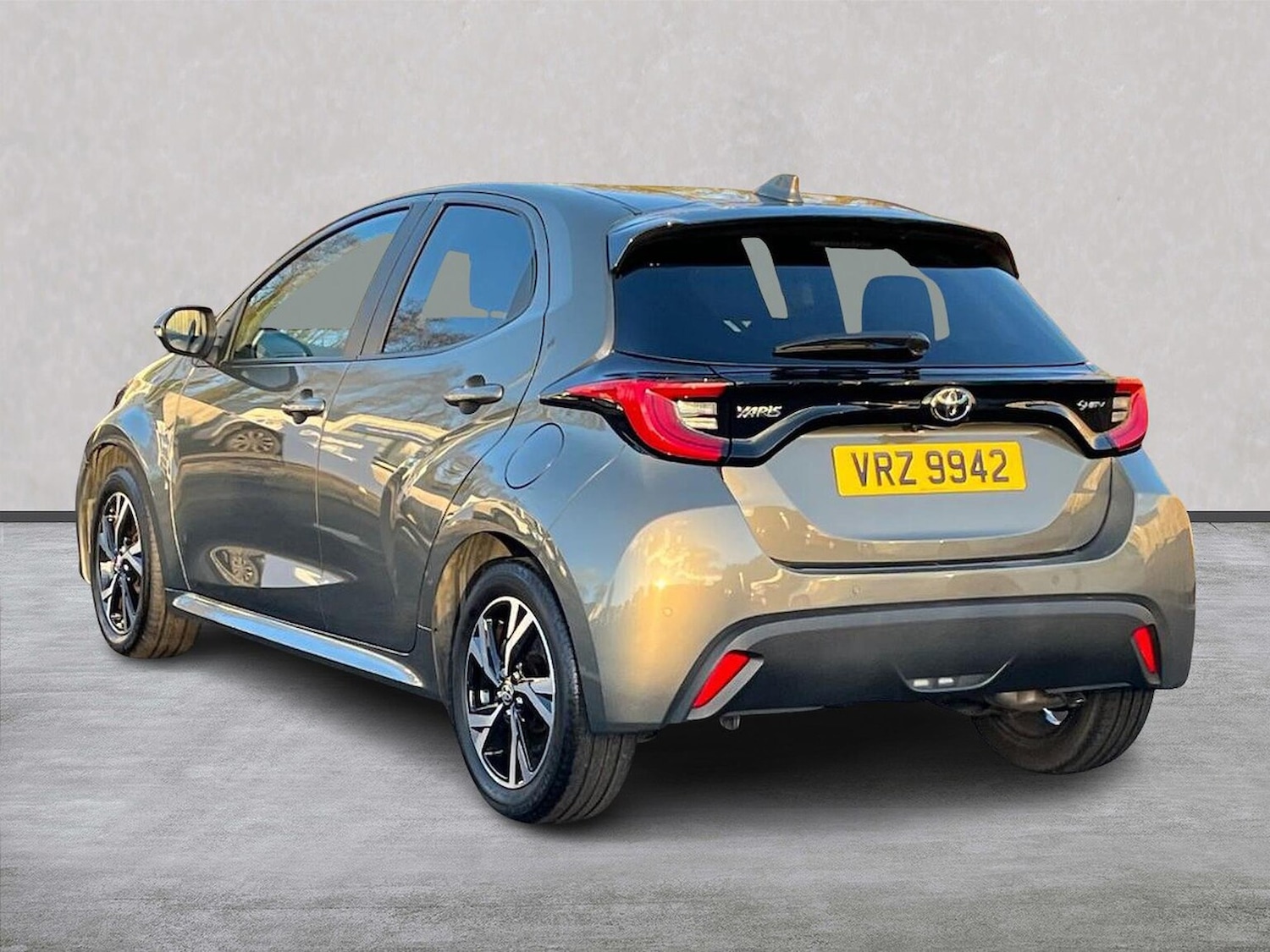 Used Toyota Yaris 2024 for sale - 77984039: Photo 2