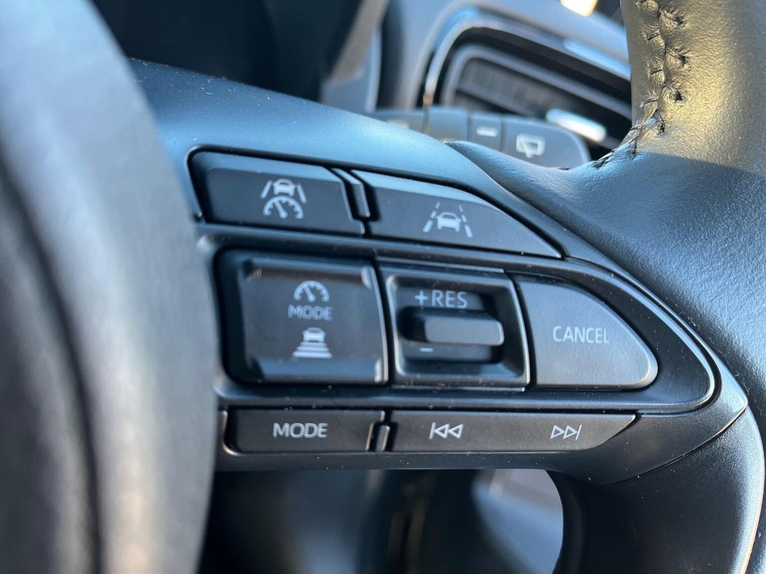 Used Toyota Yaris 2024 for sale - 77984039: Photo 25