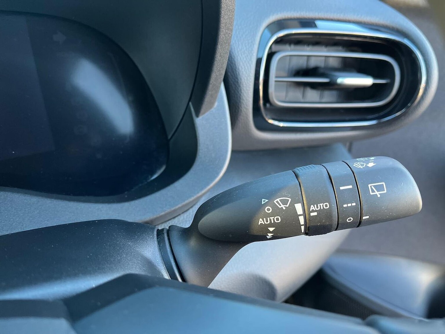 Used Toyota Yaris 2024 for sale - 77984039: Photo 27